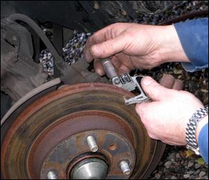 儒安機械剎車盤修復(fù)機現(xiàn)場圖 儒安機械剎車盤修復(fù)機現(xiàn)場圖