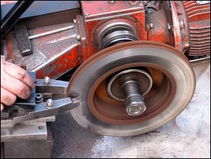 儒安機械剎車盤修復(fù)機現(xiàn)場圖 儒安機械剎車盤修復(fù)機現(xiàn)場圖